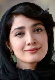 مینا ساداتی