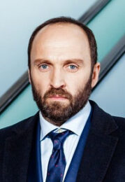 Олександр Кобзар
