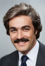 Kadir İnanır